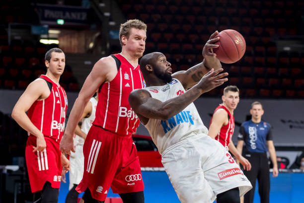 尤其在进攻 尤其在进攻